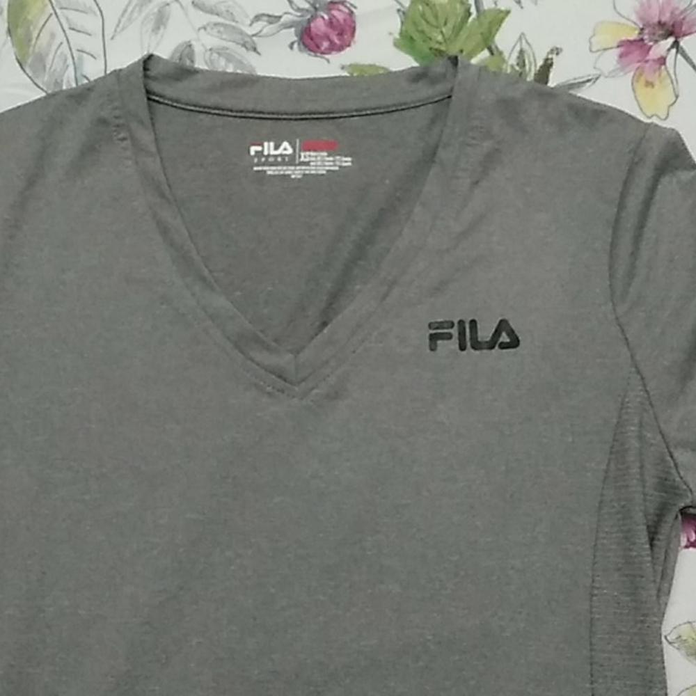 Tee shirt x small